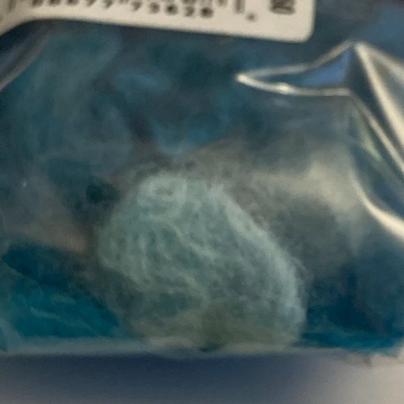 24 Dimensions FeltWorks 100% Wool Turquoise Curly Roving 0.25oz Needle Felting - Picture 6 of 15